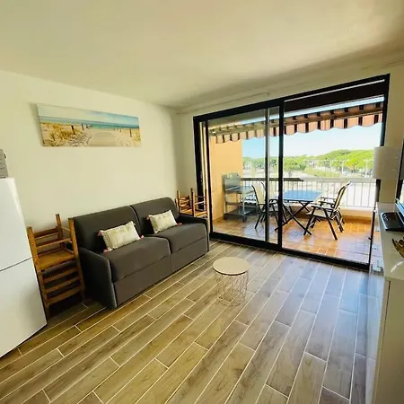 A 350m De La Plage, Terrasse Ouverte, Clim * Le Grau-du-Roi